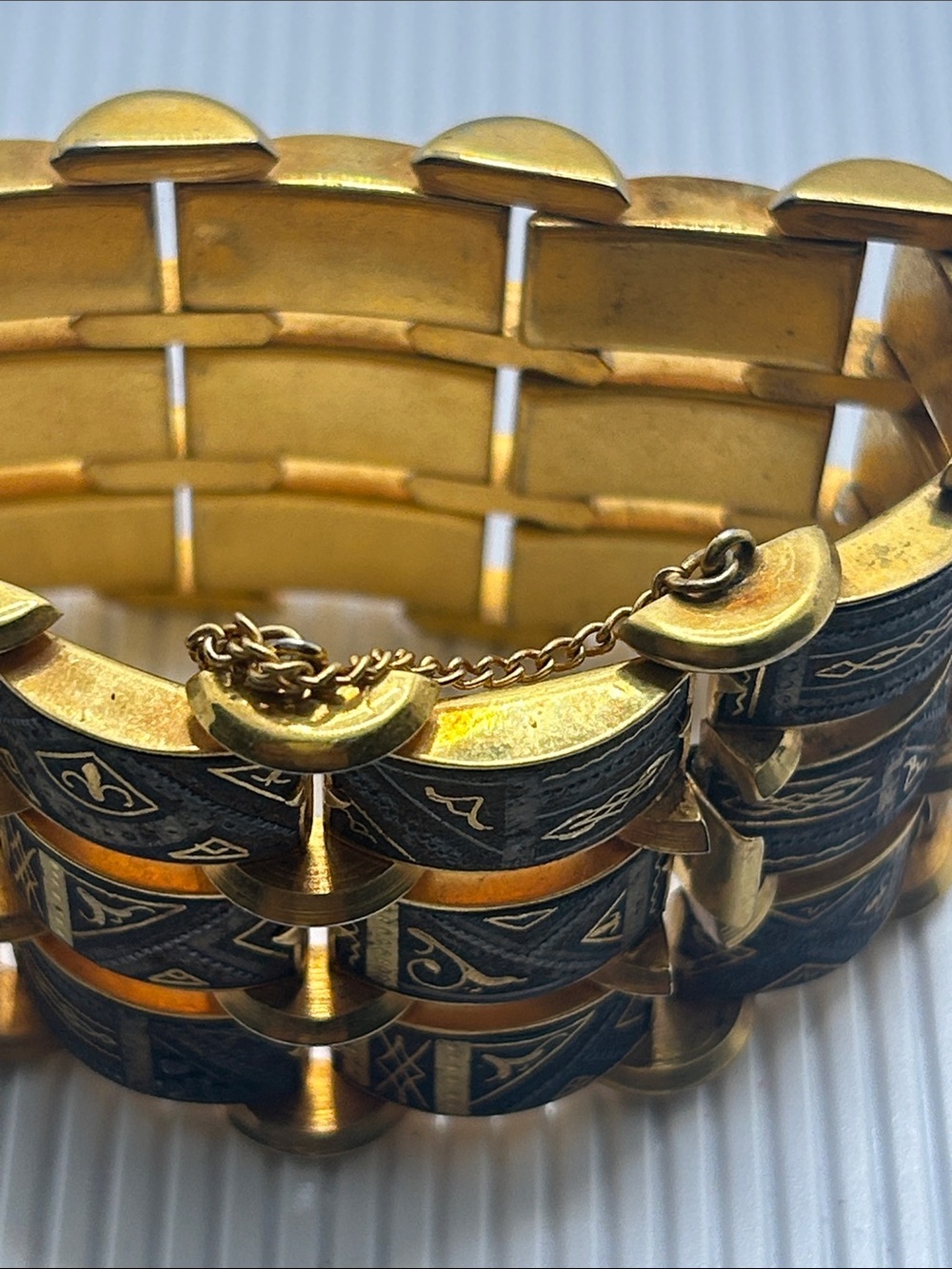 Vintage Damascene Gold and Black Etched Wide Link Bracelet - - Picture 8 of 9